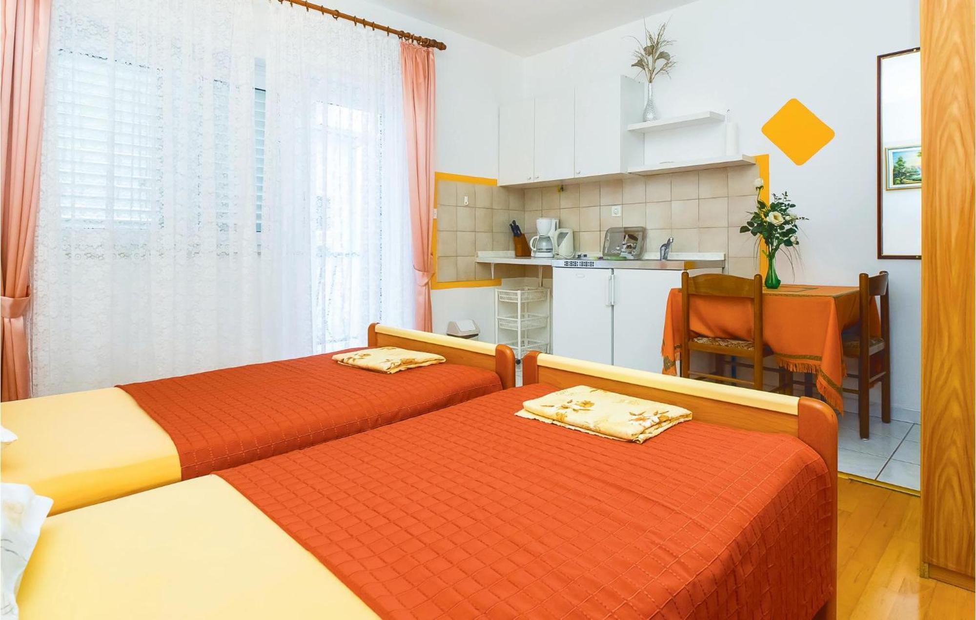 Lovely Apartment In Omis With Kitchenette 외부 사진